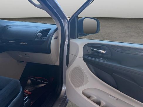 Used 2016 Dodge Grand Caravan SE w/ Quick Order Package 29E SE FWD image 19