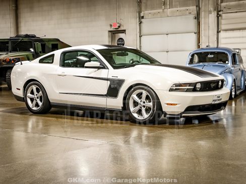 Used 2010 Ford Mustang GT RWD image 1