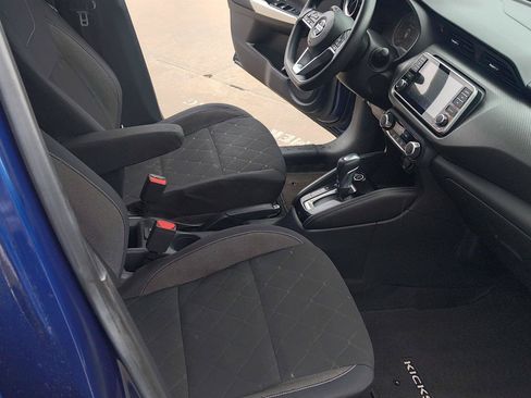 Used 2018 Nissan Kicks SV w/ Exterior Electronics Package FWD image 41