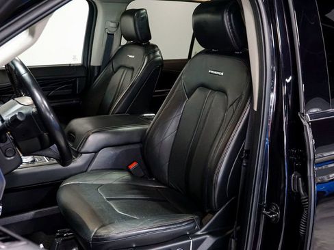 Used 2019 Ford Expedition Platinum image 9