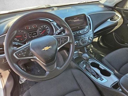 Used 2024 Chevrolet Malibu LT FWD image 12