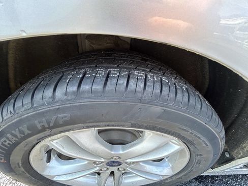 Used 2018 Ford Fusion SE w/ Fusion SE Technology Package image 35