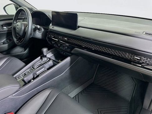 Used 2025 Honda Accord Sport image 29