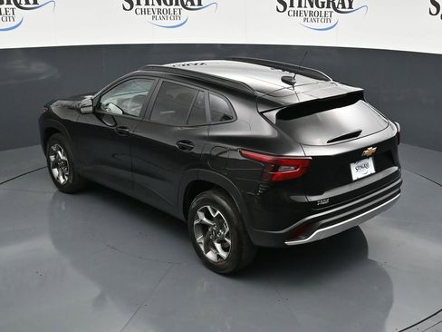 Used 2025 Chevrolet Trax LT image 13