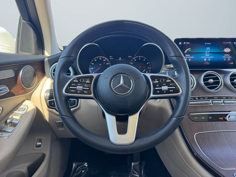Used 2022 Mercedes-Benz GLC 300 4MATIC image 11