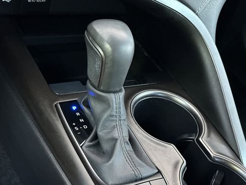 Used 2024 Toyota Camry SE FWD image 21