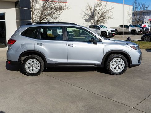 Used 2021 Subaru Forester image 8