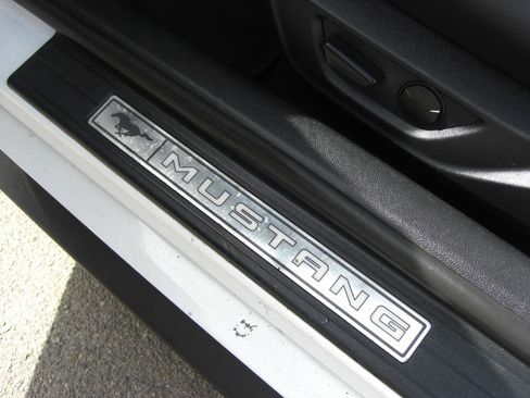 Used 2020 Ford Mustang Premium image 23