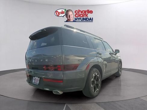 Used 2024 Hyundai Santa Fe SEL FWD image 3