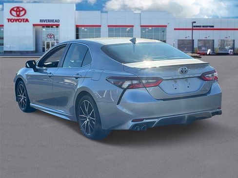 Certified 2021 Toyota Camry SE image 5