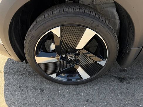 Certified 2025 Nissan Kicks SR AWD/4WD image 9