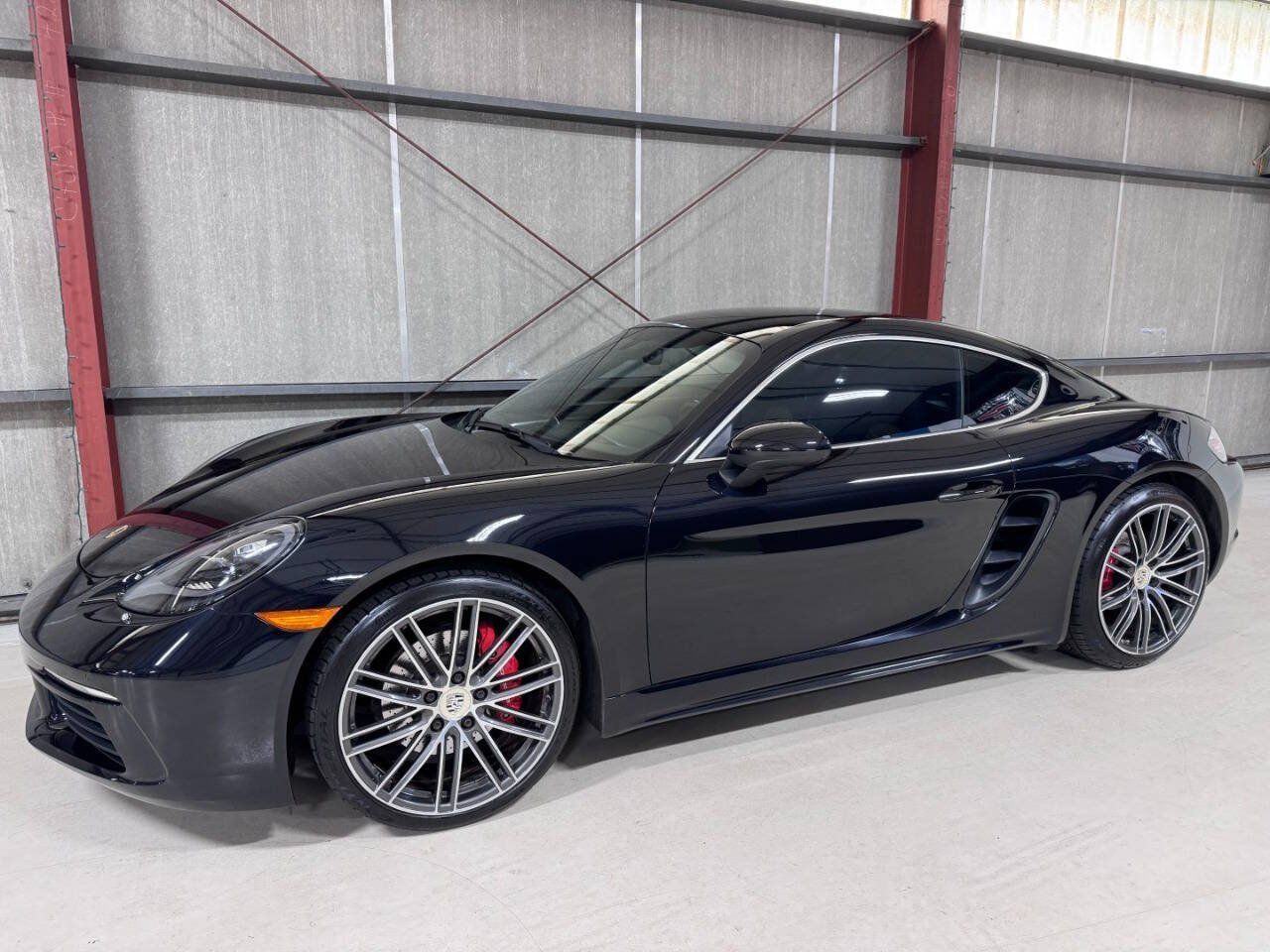 Used 2018 Porsche 718 Cayman S RWD image 4