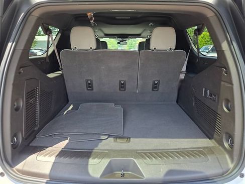 Used 2024 GMC Yukon XL SLT w/ SLT Luxury Package AWD/4WD image 19