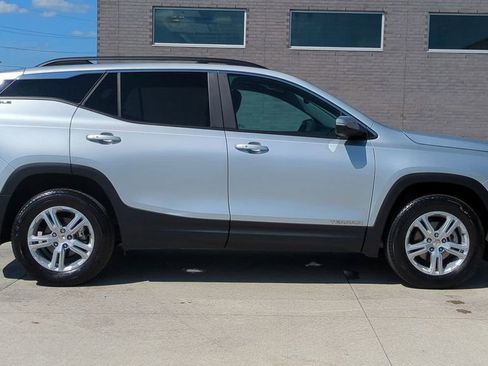 Used 2021 GMC Terrain SLE w/ Driver Convenience Package image 8