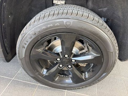 Used 2021 Jeep Grand Cherokee L Laredo AWD/4WD image 6