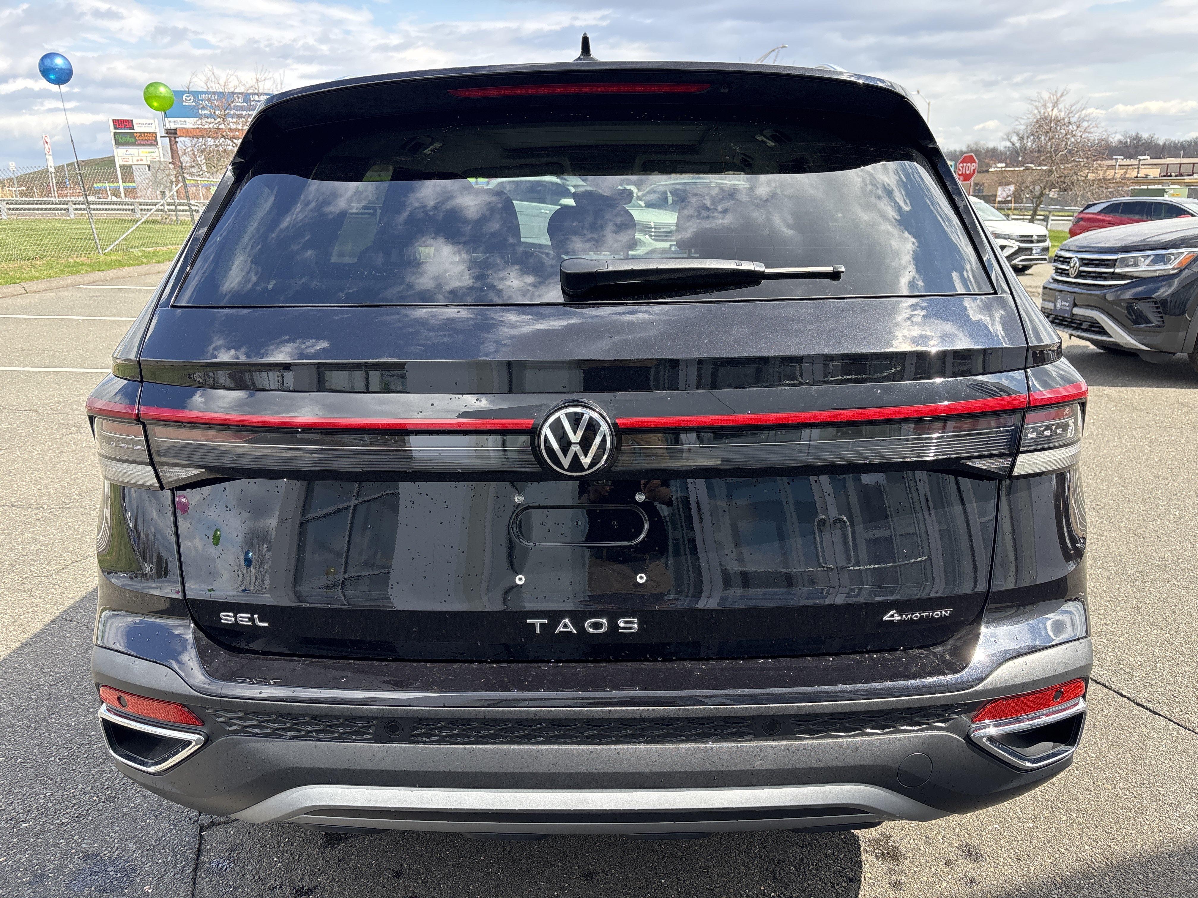 New 2026 Volkswagen Taos SEL AWD/4WD image 4