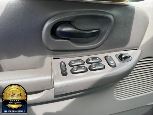 Used 2002 Ford F150 XLT AWD/4WD image 8