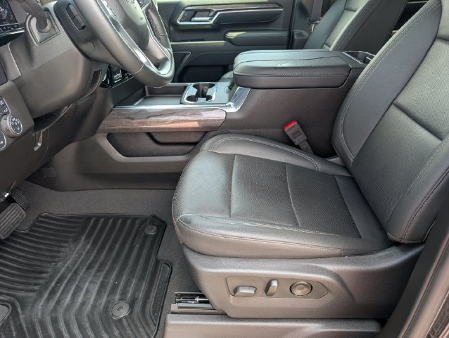 Used 2025 Chevrolet Silverado 2500 LTZ w/ LTZ Plus Package AWD/4WD image 16