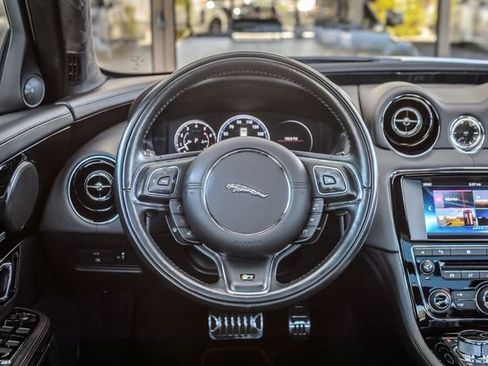 Used 2016 Jaguar XJ image 29