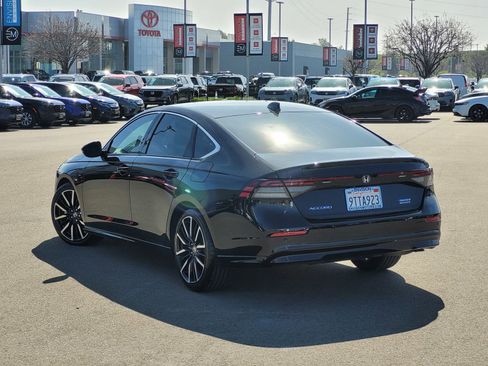 Certified 2025 Honda Accord Touring image 7