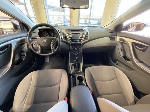 Used 2015 Hyundai Elantra SE w/ Option Group 02 image 8