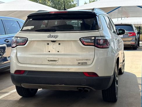 Used 2021 Jeep Compass Limited w/ Elite Exterior Group FWD image 6