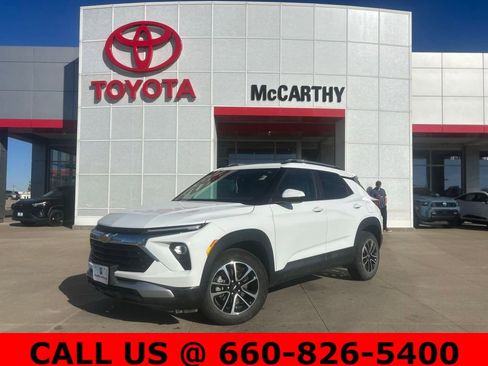 Used 2025 Chevrolet TrailBlazer LT image 1