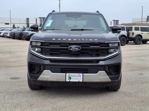 New 2026 Ford Expedition Platinum w/ Platinum Ultimate Package AWD/4WD image 2