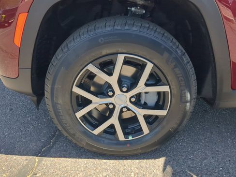 New 2025 Jeep Grand Cherokee Limited image 26