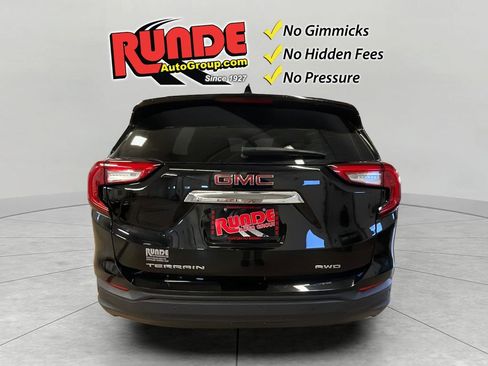 Used 2022 GMC Terrain SLE w/ Driver Convenience Package image 5