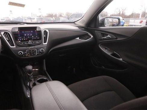 Used 2024 Chevrolet Malibu LT image 25