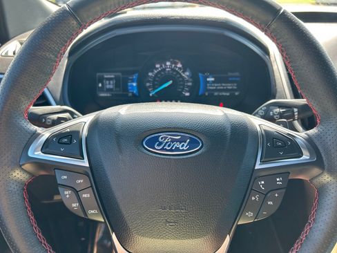 Used 2022 Ford Edge ST-Line w/ Class II Trailer Tow Package AWD/4WD image 24