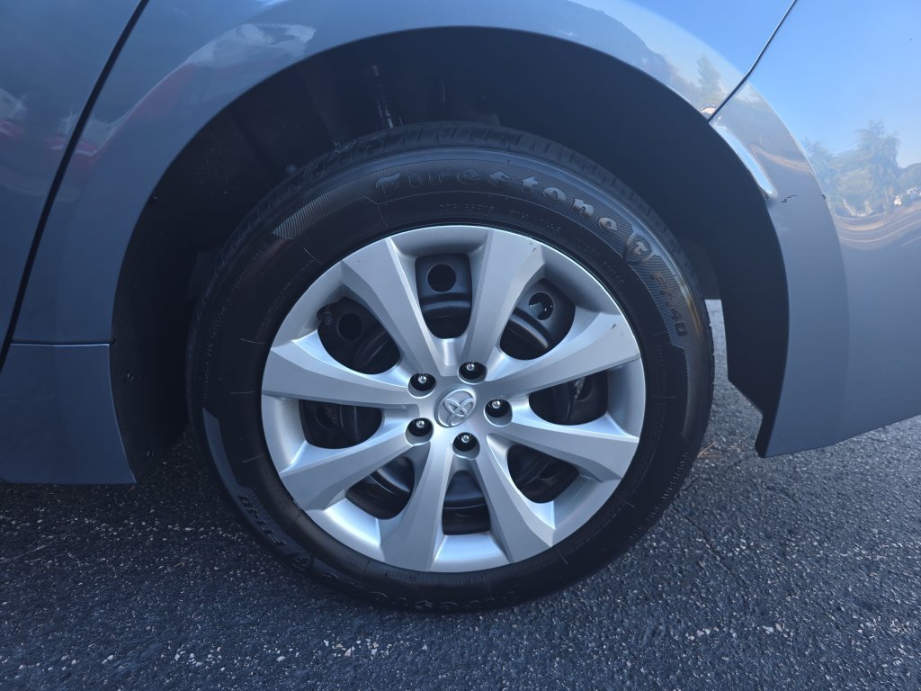 Used 2024 Toyota Corolla LE FWD image 33