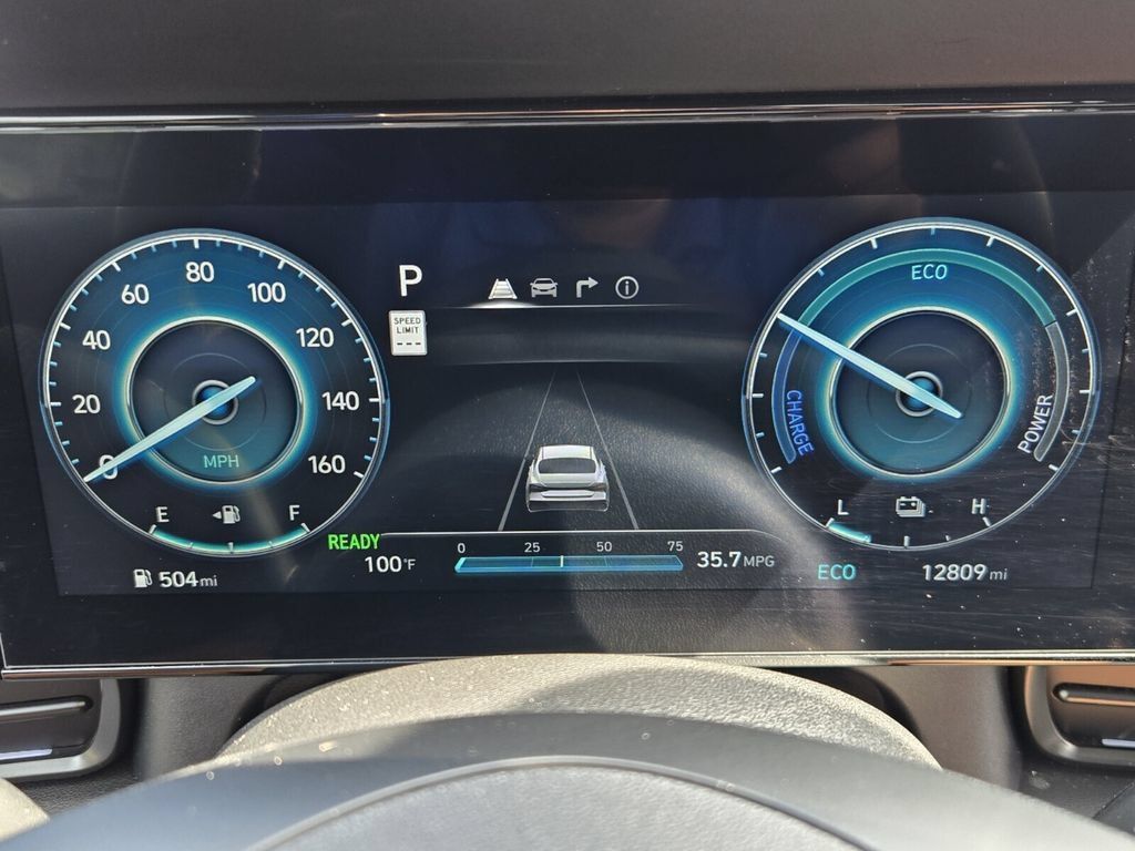 Certified 2025 Hyundai Elantra SEL FWD image 21