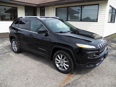 Used 2018 Jeep Cherokee Limited AWD/4WD image 1