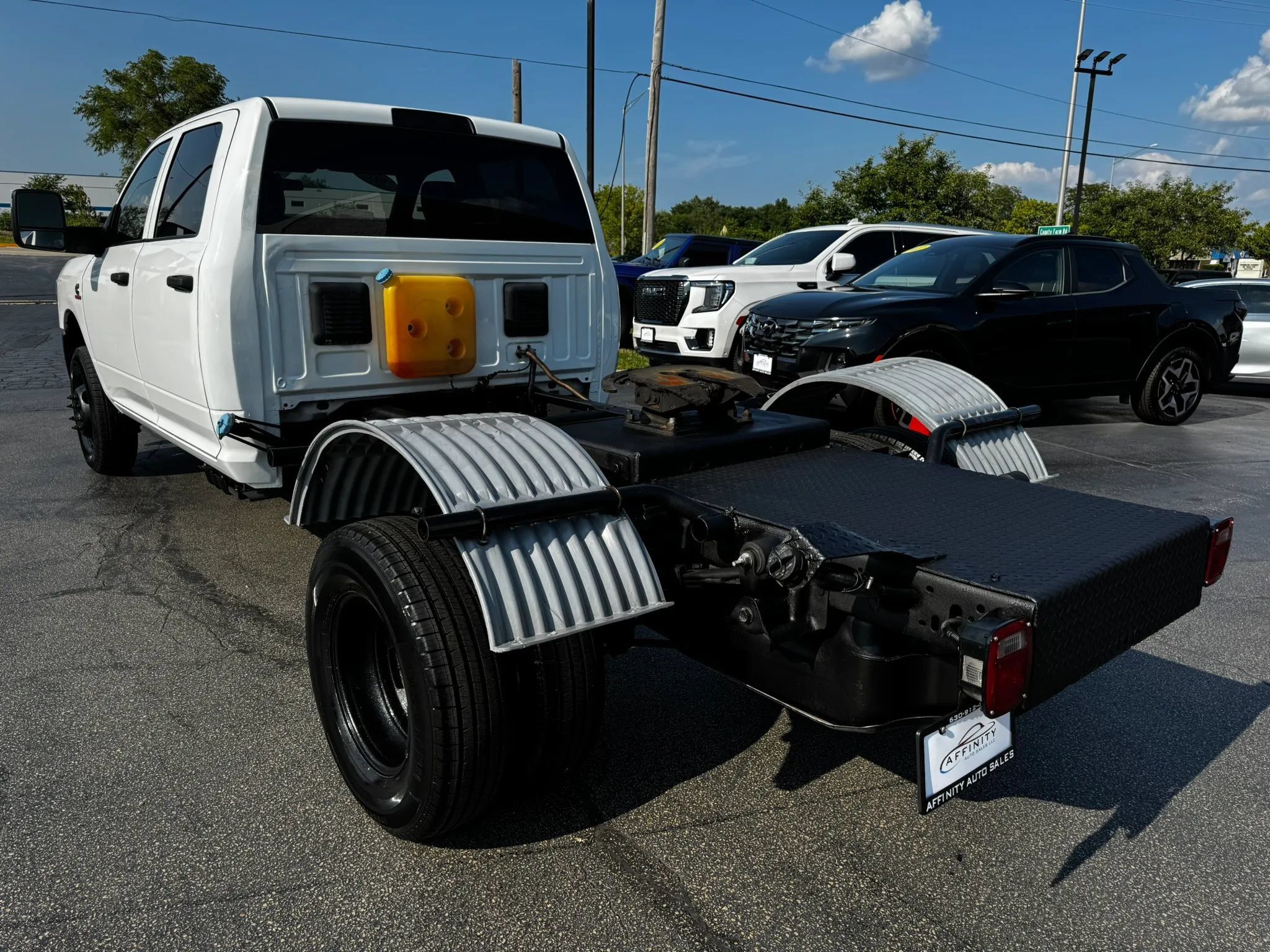 Used 2023 RAM 3500 Tradesman w/ Max Tow Package RWD image 3
