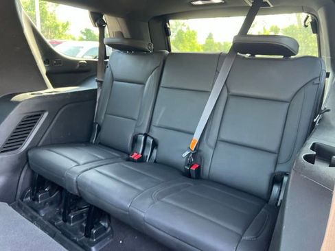 Used 2023 Chevrolet Tahoe LT w/ Luxury Package AWD/4WD image 18