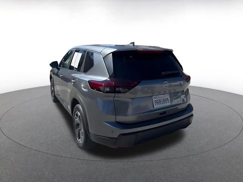 Used 2025 Nissan Rogue SV image 11