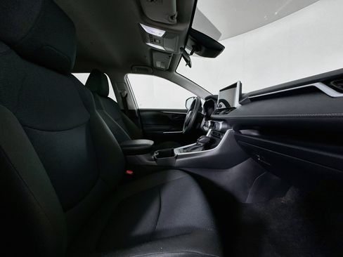 Used 2024 Toyota RAV4 LE FWD image 30