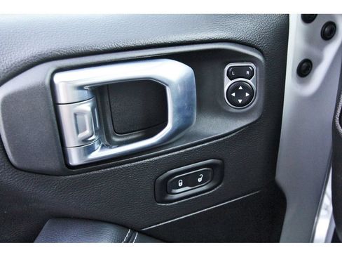 Used 2021 Jeep Gladiator Overland w/ Popular Equipment Package AWD/4WD image 21