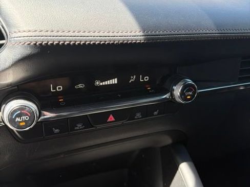 Used 2022 MAZDA MAZDA3 s FWD image 13