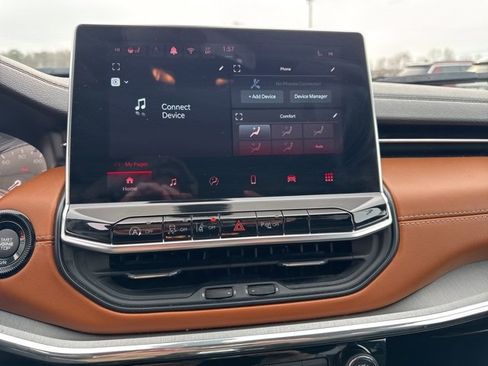 Used 2024 Jeep Compass Limited image 22