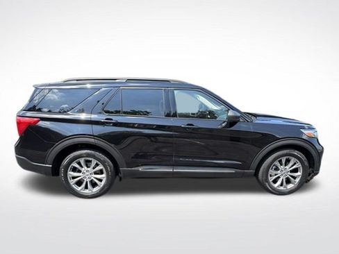Used 2020 Ford Explorer XLT w/ Equipment Group 202A AWD/4WD image 10