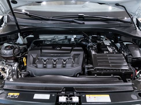 Certified 2024 Volkswagen Tiguan SE R-Line AWD/4WD image 25