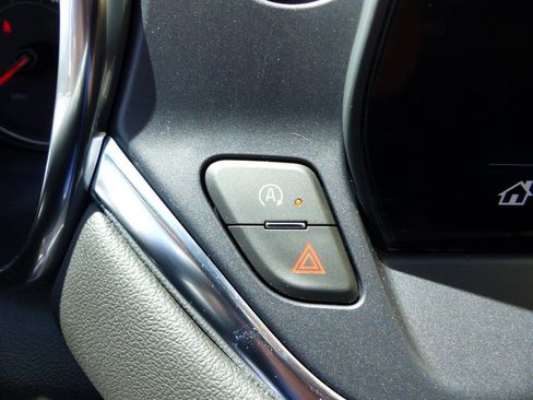 Used 2025 Chevrolet Blazer LT FWD image 29