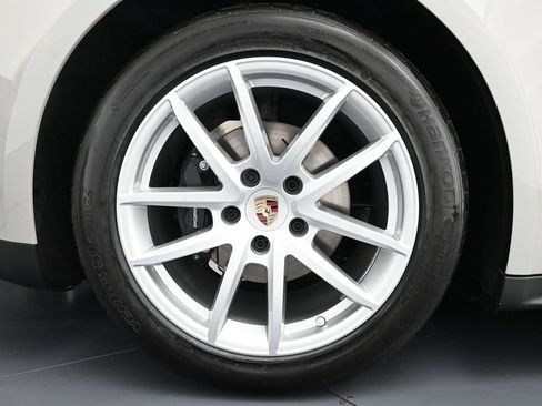 Used 2026 Porsche Panamera image 23