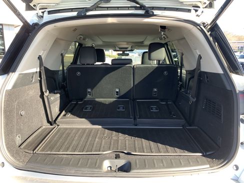 Used 2024 Nissan Pathfinder Platinum w/ Cargo Package image 34