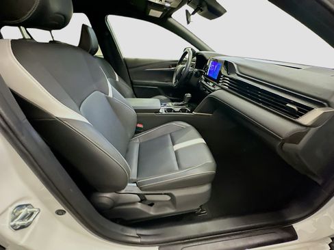 Used 2025 Toyota Camry SE FWD image 31