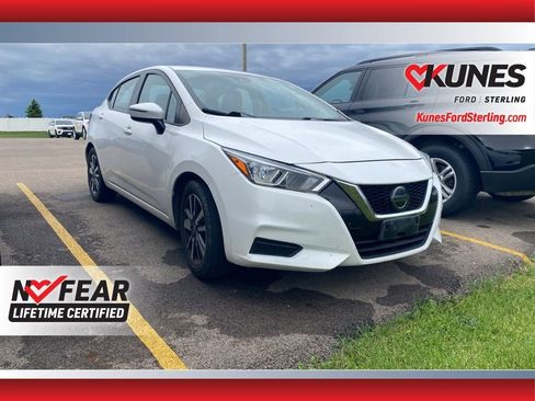 Used 2021 Nissan Versa SV FWD image 1