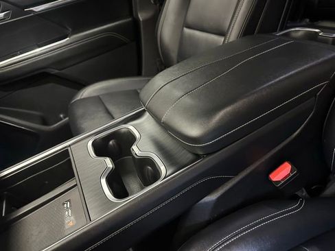 Used 2024 GMC Acadia Elevation AWD/4WD image 28